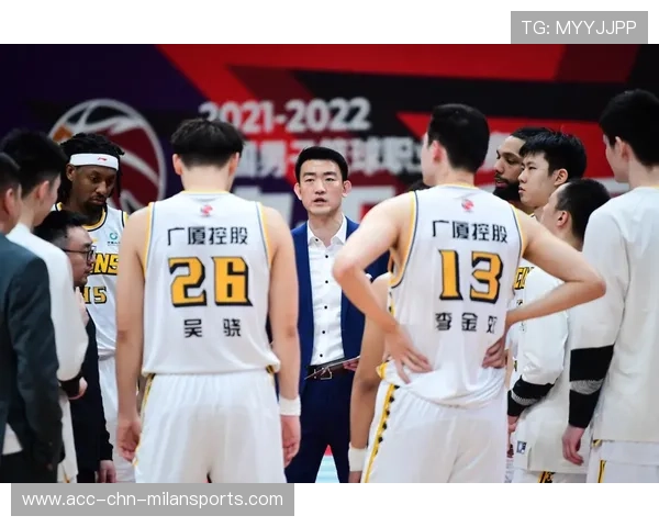 球队在篮板球对抗中取得优势成为比赛胜负关键，篮球队员与篮板形成什么样的角度