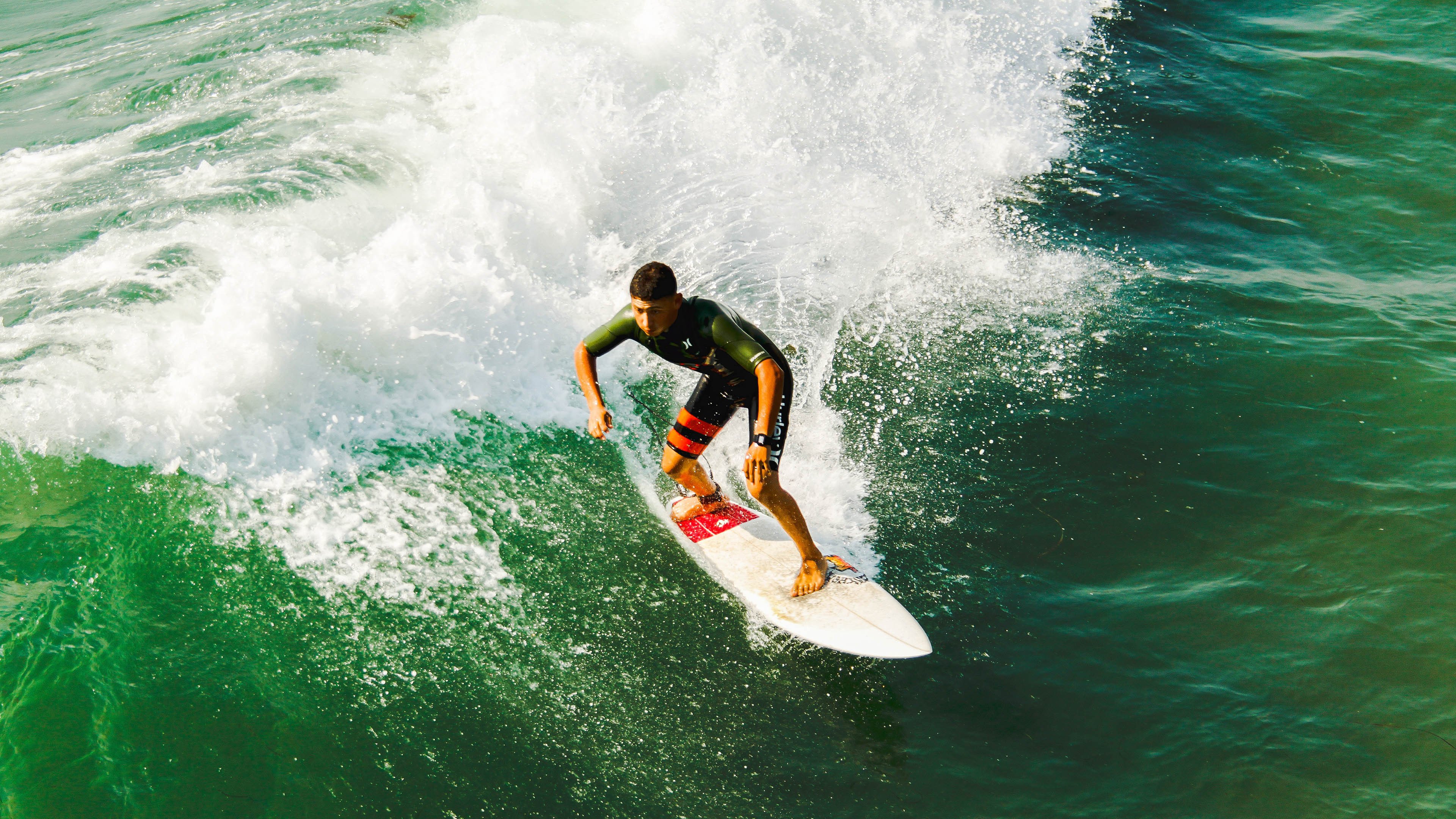 球队内部气氛紧张，竞争激烈，球队的问题